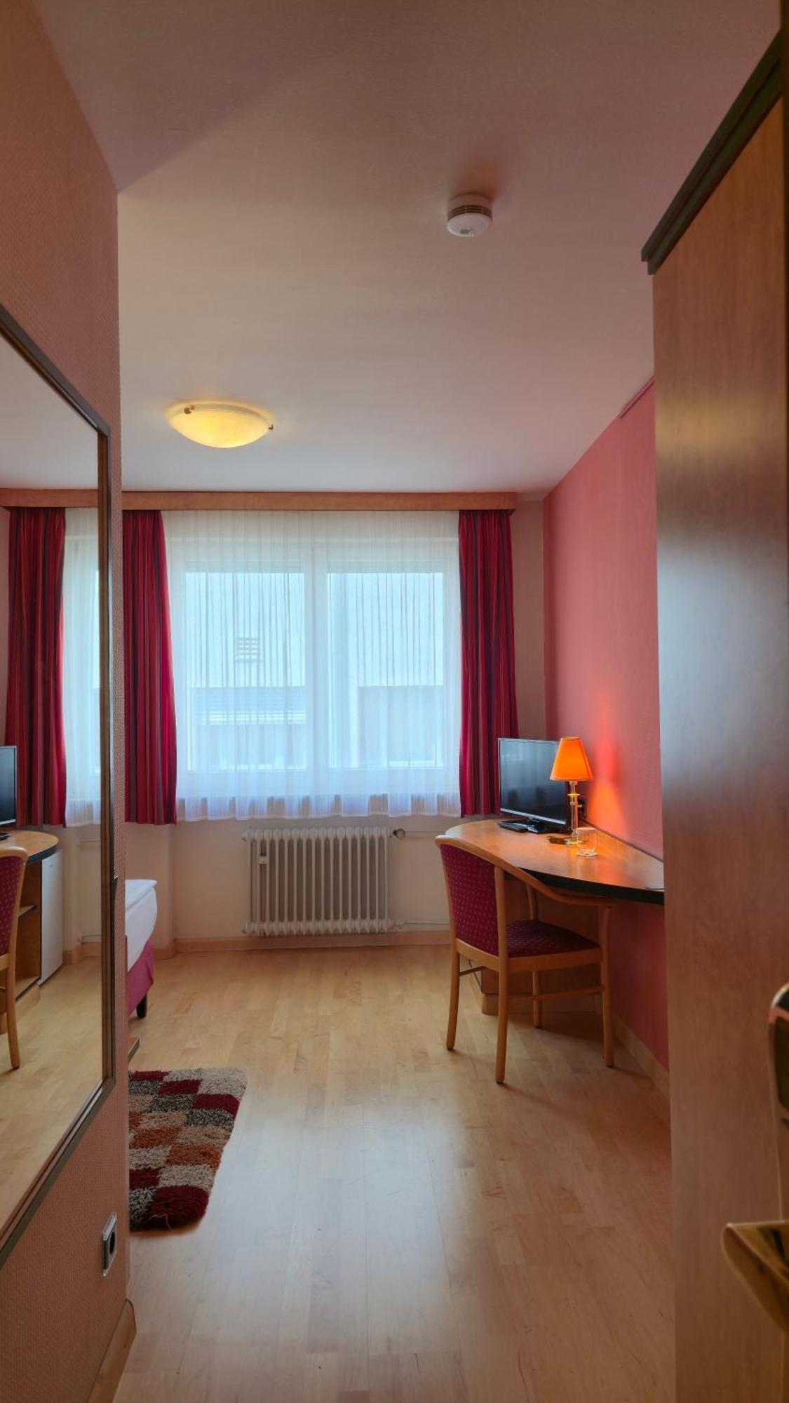 Boardinghouse Sonne Hotel ออฟเฟนบูร์ก ห้อง รูปภาพ